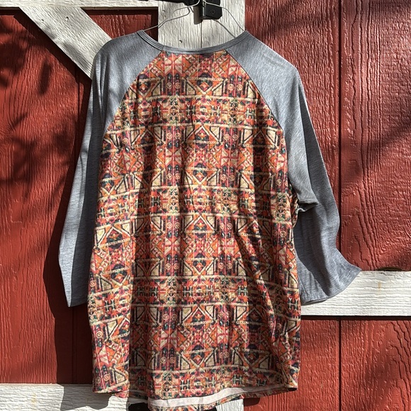 LuLaRoe Randy Baseball Style Tee Gray 3/4 Sleeves Orange Geometric Design 3XL - Picture 8 of 15